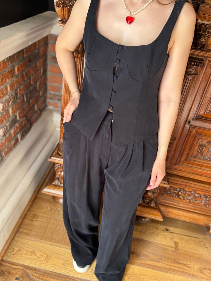 Siyah Düğmeli Premium Pantolon Takım