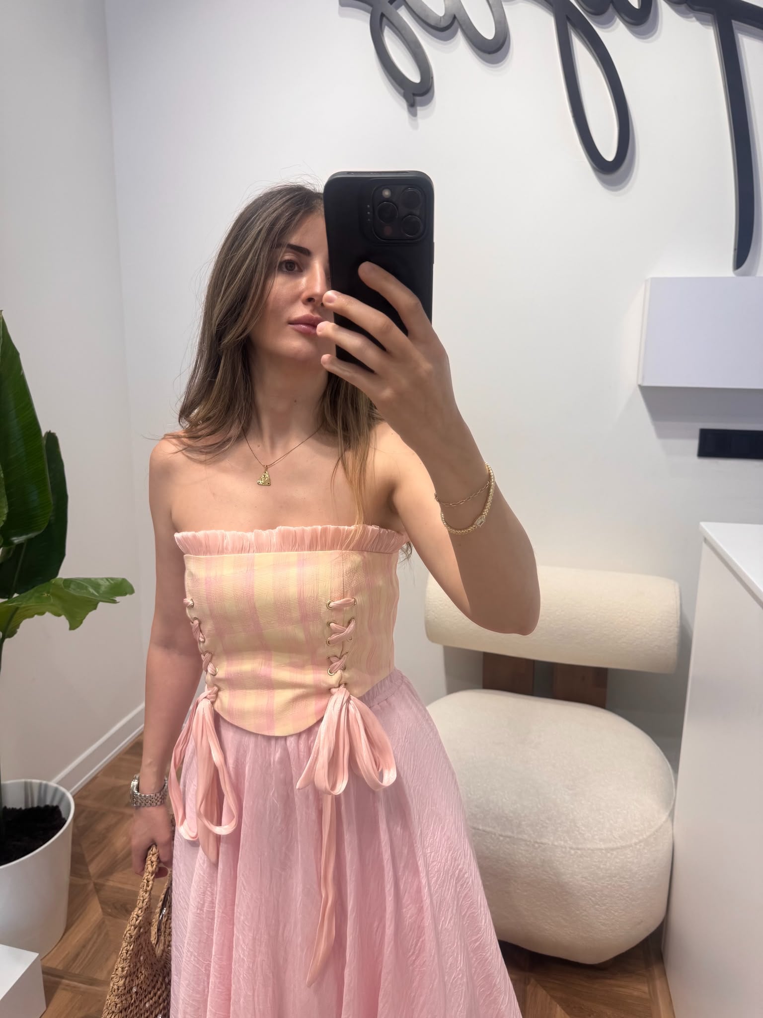 Pembe Pötikare Büstiyer