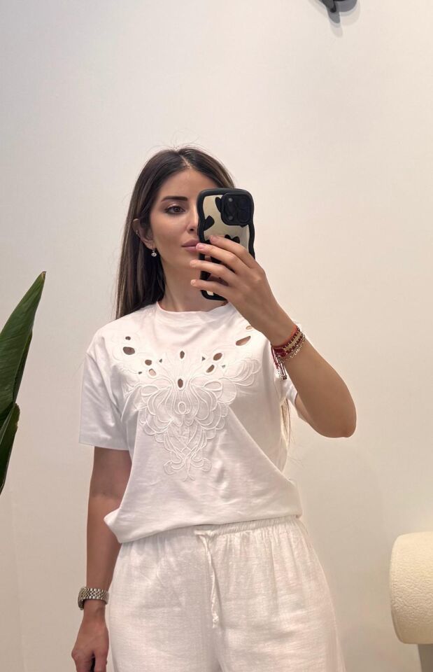Beyaz Delikli  Tshirt