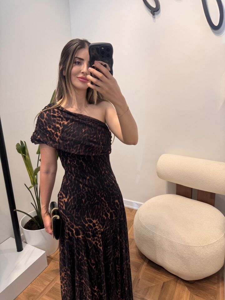 Leopar Tek Omuz Elbise