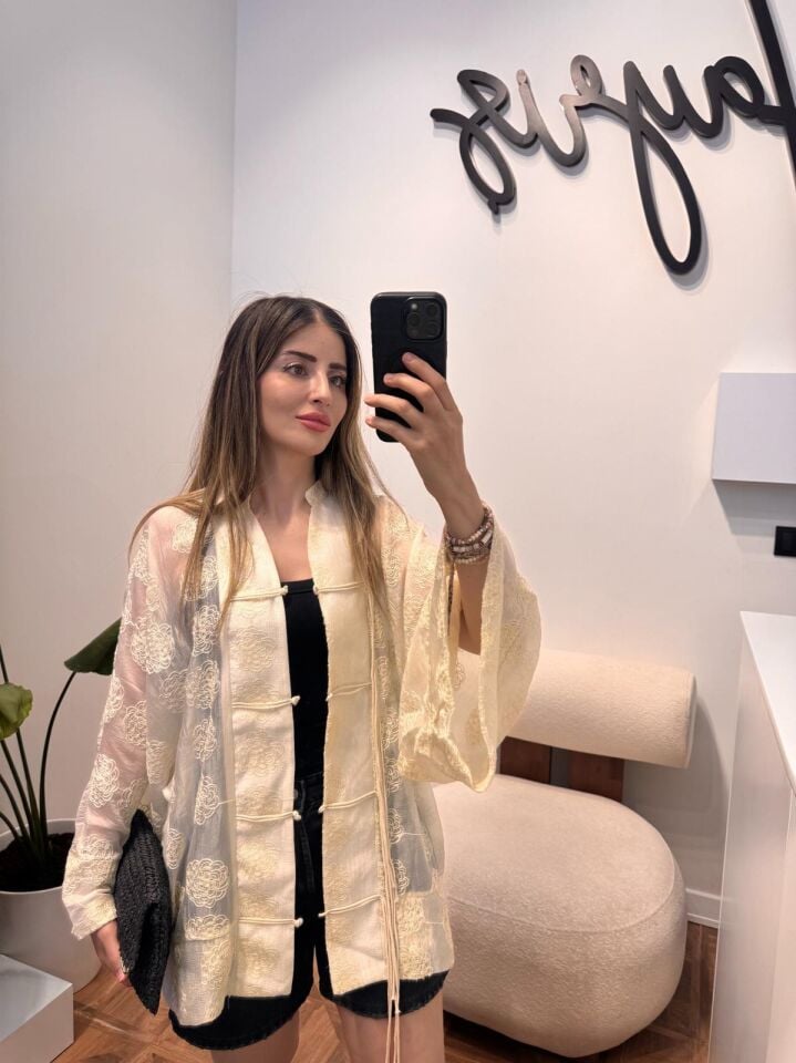 Krem İşlemeli Kimono