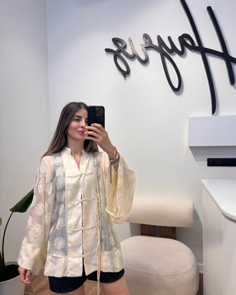 Krem İşlemeli Kimono
