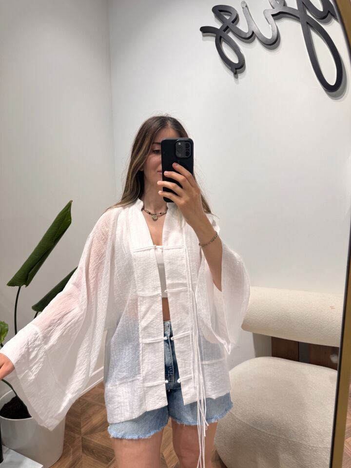 Beyaz Kimono