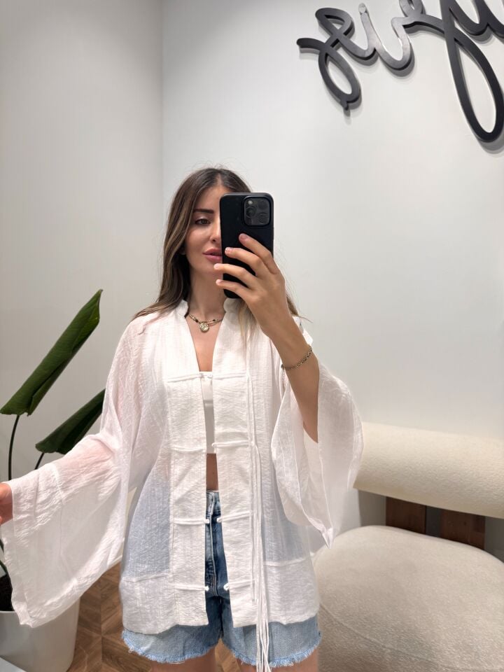 Beyaz Kimono