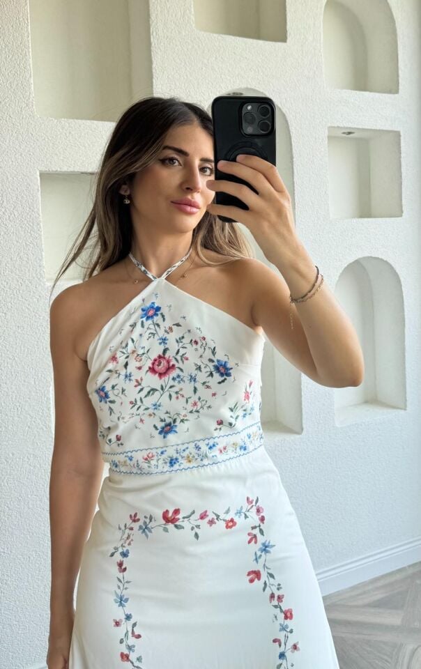Beyaz Mini Çiçekli Boyundan Bağlamalı Elbise